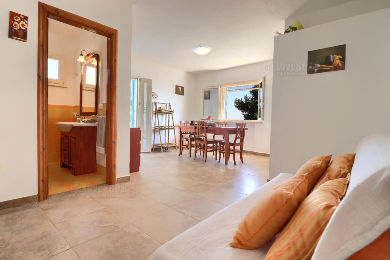 Casa Funnuvojere By Lovesud Corsano  Εξωτερικό φωτογραφία